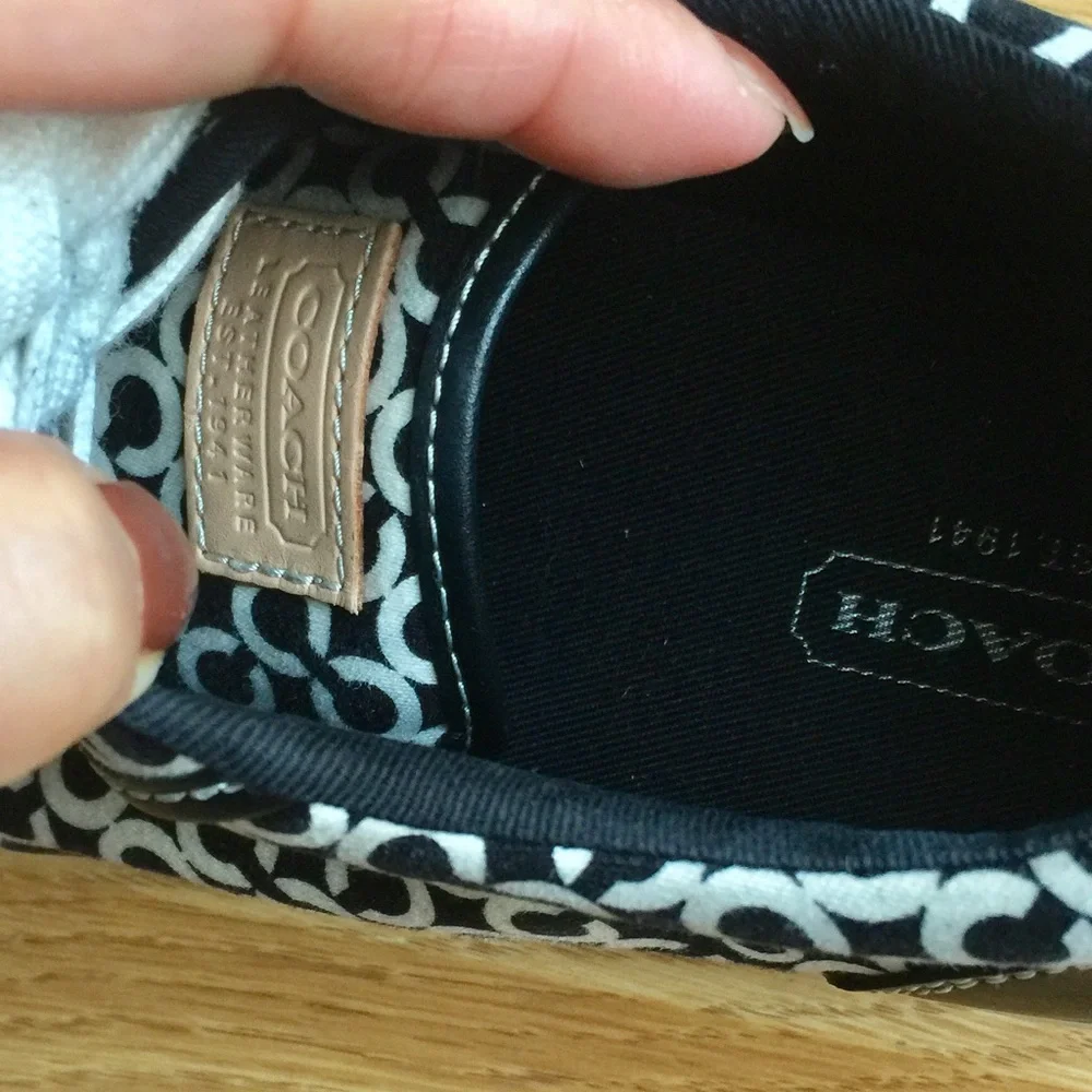COPY - Coach leather sneakers, gum sole. Used once - Picture 4 of 4